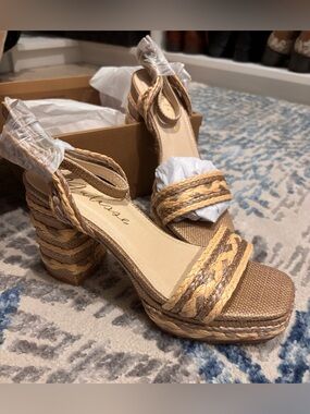 NIB Matisse Lyla Platform Sandals in Taupe size 7